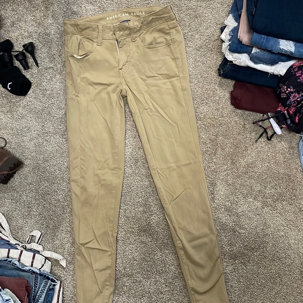 American eagle khaki colored womens jeggings size 4